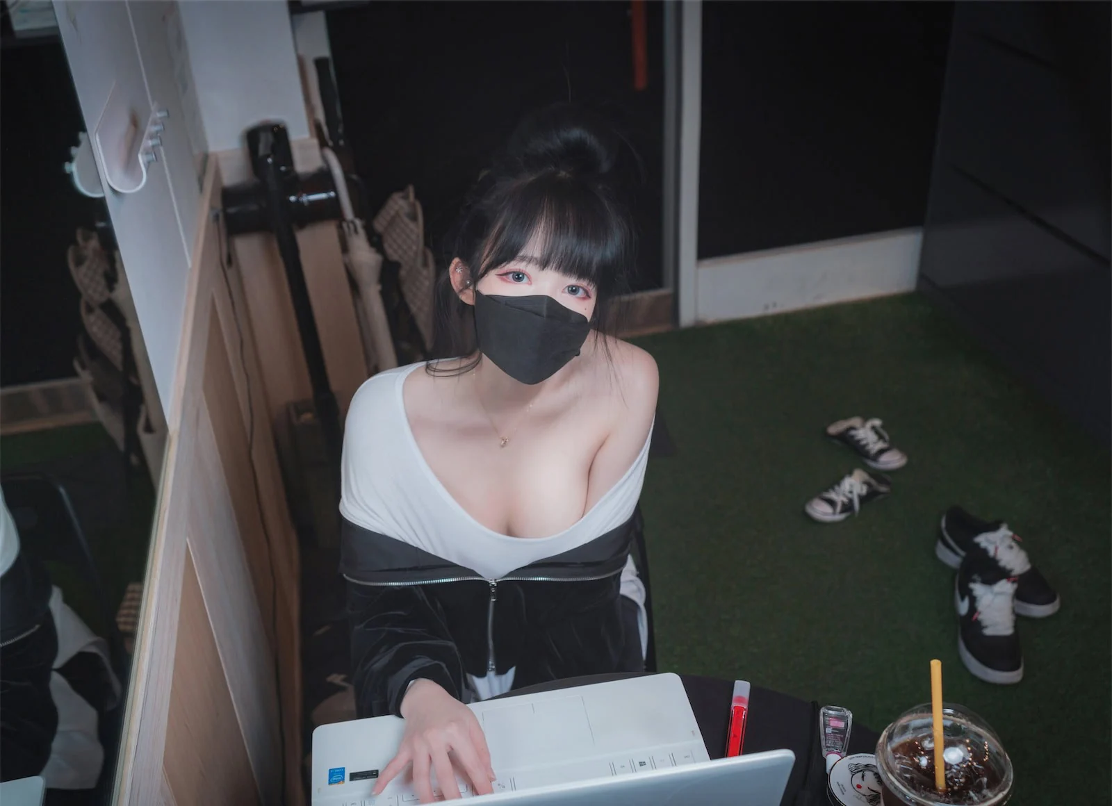 Aram아람口罩健身50p Aram 아람 口罩健身50p 运动套装丸子头健身房室内私拍图集